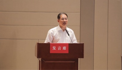 图五 湖南商学院党委书记唐亚阳发言