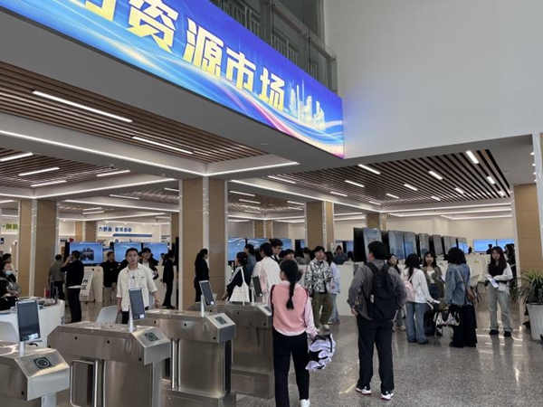 黔南民族师范学院1.jpg