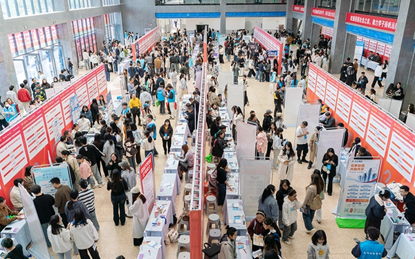 jpg 曲靖师范学院01.jpg